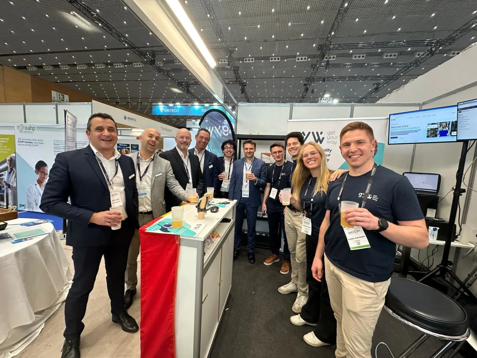 The Get Your Way booth was a meeting point for partners across the hospital pharmacy ecosystem, from software editors to pharmacy robot manufacturers.